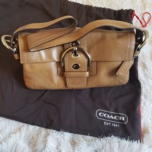 🌊 Catch a wave of savings! Coach shoulder bag